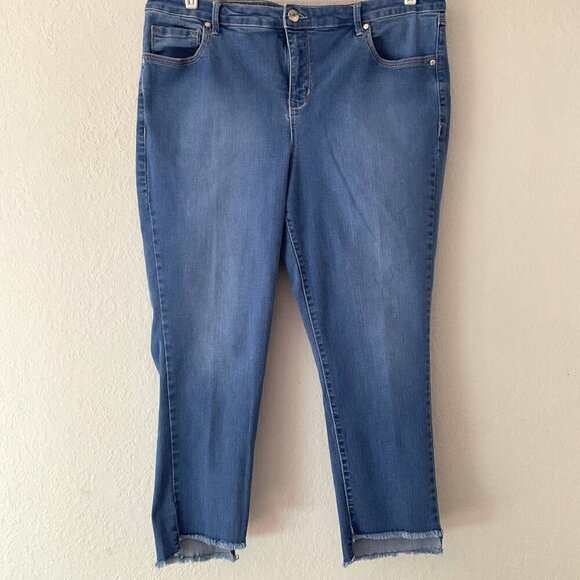 GLORIA VANDERBILT JORDYN ALL AROUND SLIMMING JEANS PLUS 18W - Picture 1 of 8